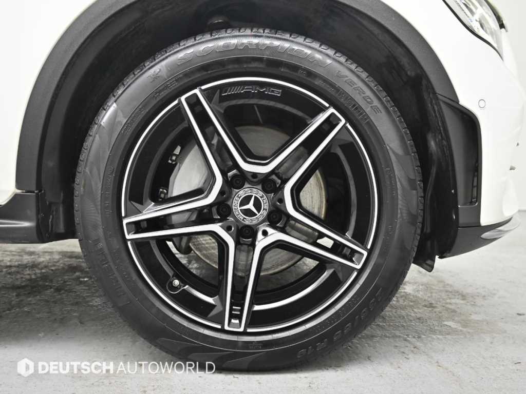 Mercedes Benz GLC Class - Vista 5