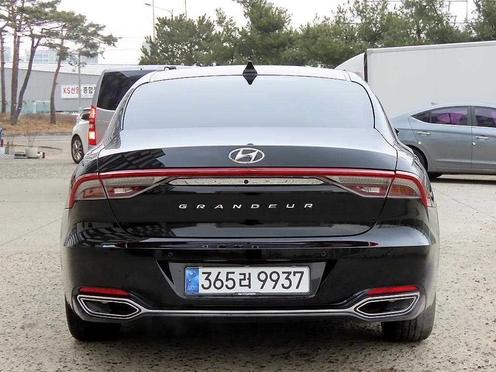 HYUNDAI Grandeur - Vista 4