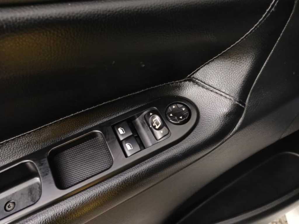 Peugeot 207 - Vista 9