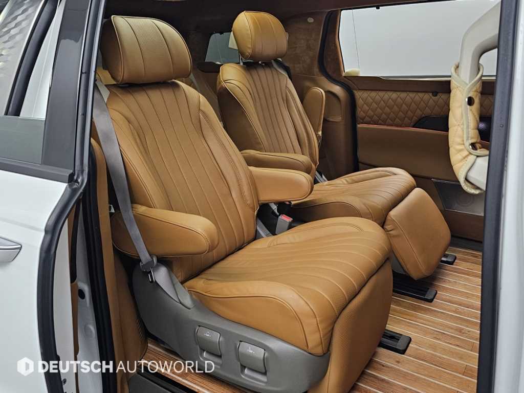 KIA Carnival - Vista 11