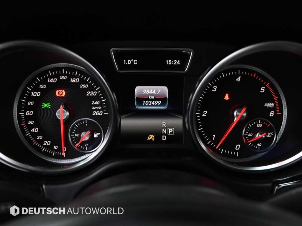 Mercedes Benz GLE Class - Vista 8