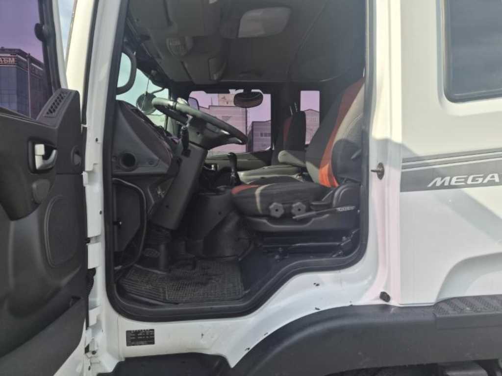 medium and large cargo dump - Vista 12