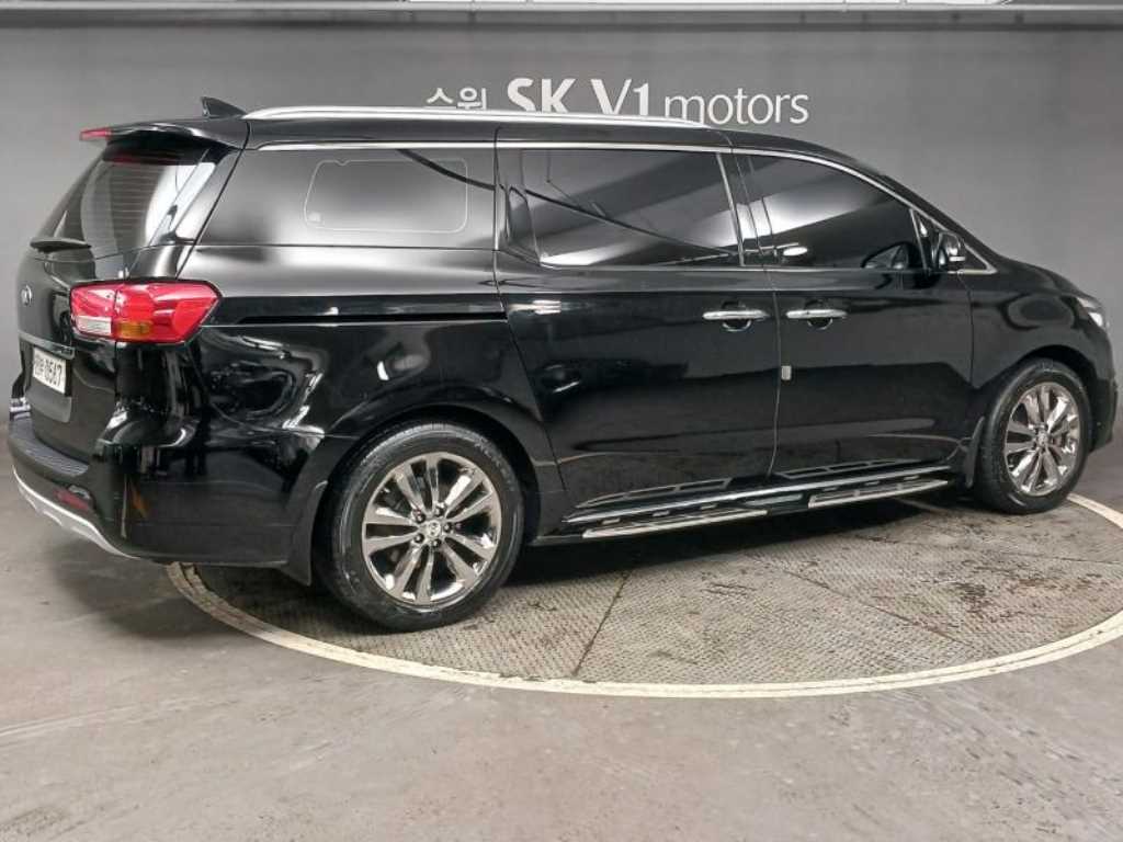 KIA Carnival - Vista 5