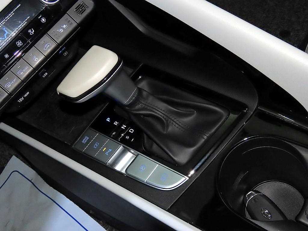 HYUNDAI Avante - Vista 12