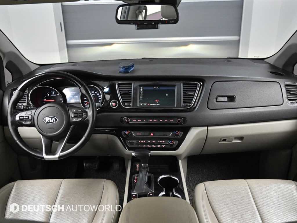 KIA Carnival - Vista 7