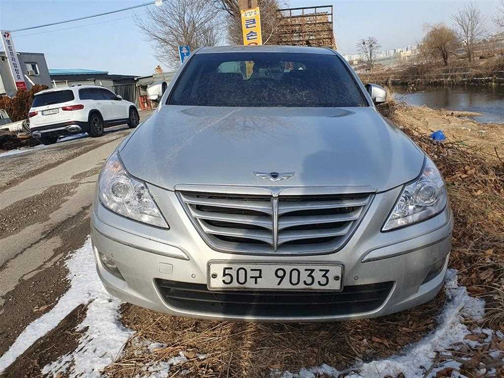 HYUNDAI Genesis - Vista 2