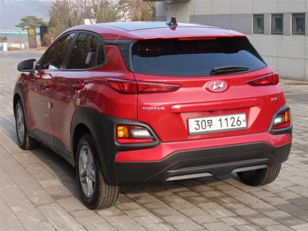HYUNDAI Kona - Vista 4