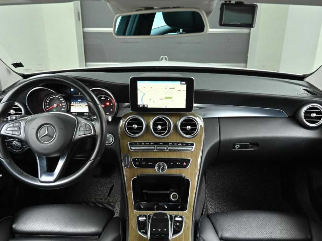 Mercedes Benz C Class - Vista 7