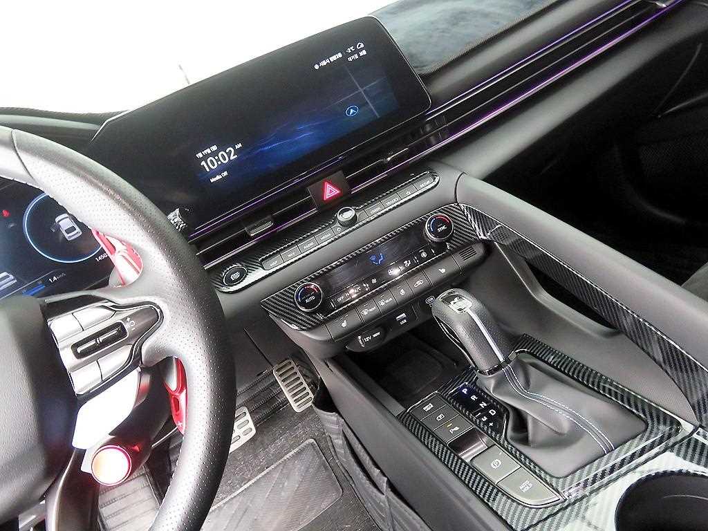 HYUNDAI Avante - Vista 11