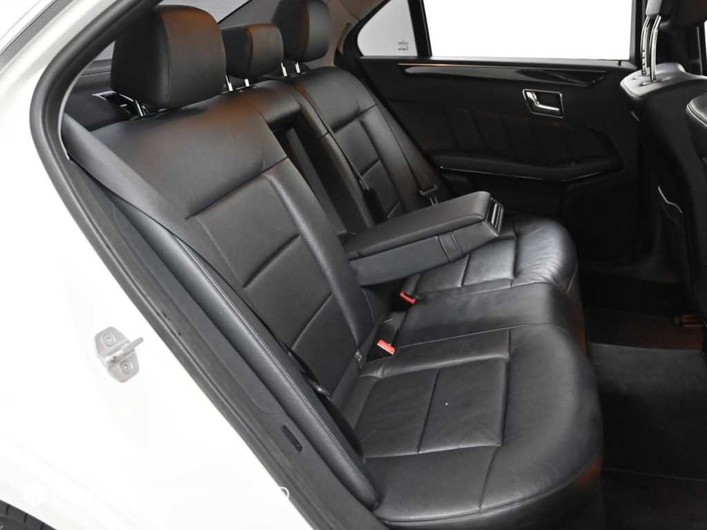 Mercedes Benz E class - Vista 12