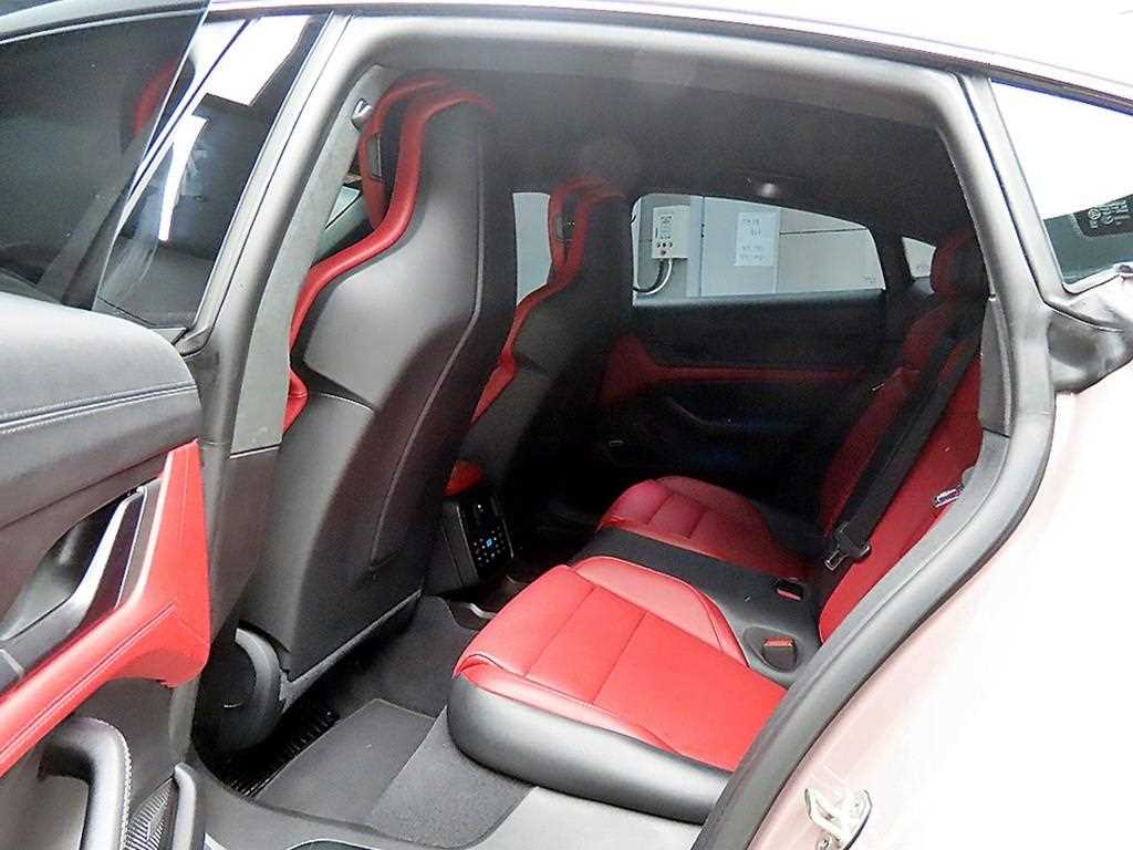 Porsche Taycan - Vista 6