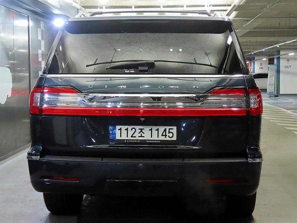 Lincoln Navigator - Vista 6