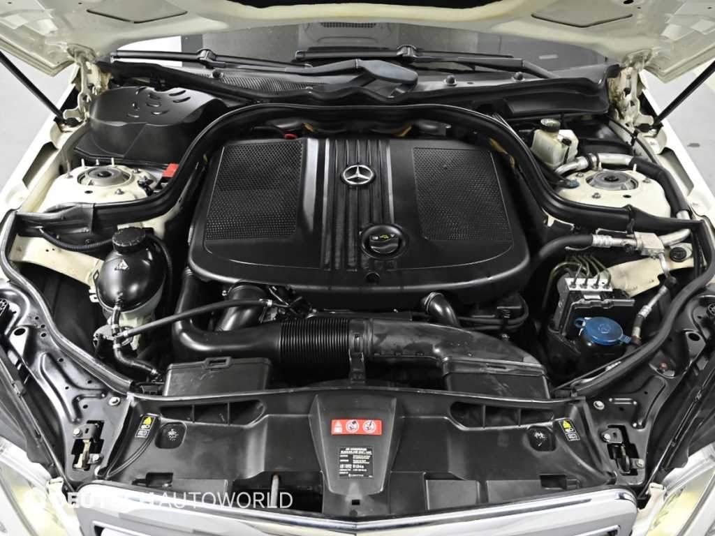 Mercedes Benz E class - Vista 6