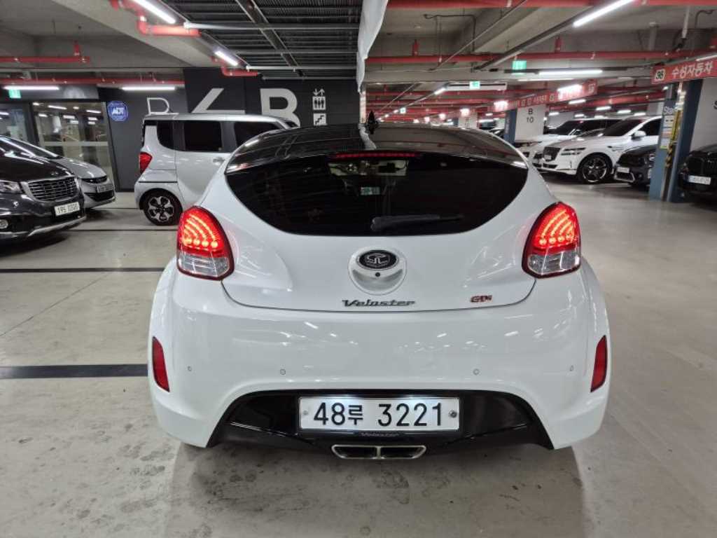 HYUNDAI Veloster - Vista 4