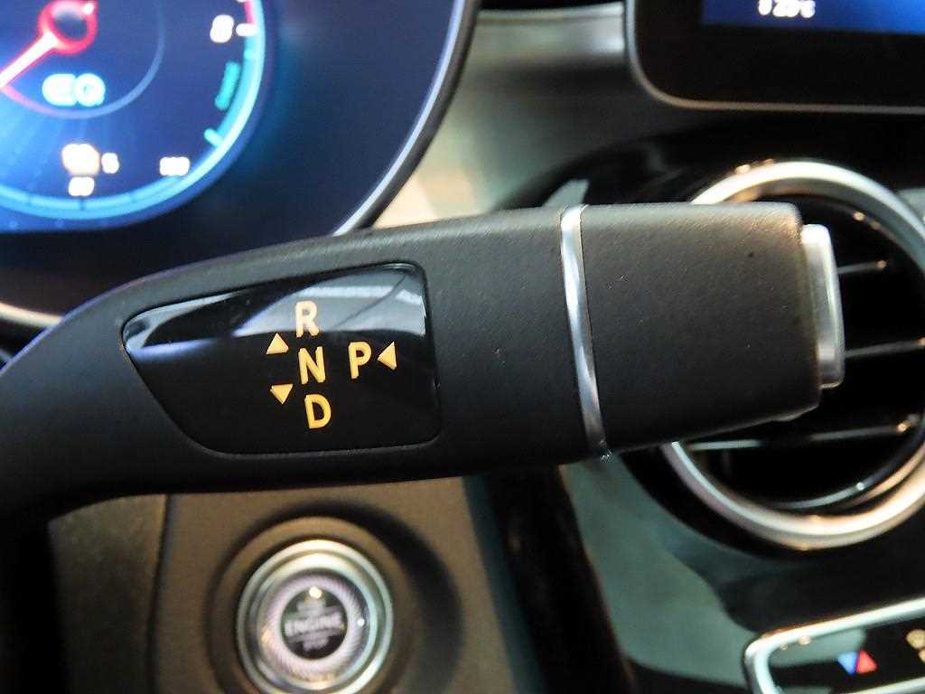 Mercedes Benz GLC Class - Vista 12