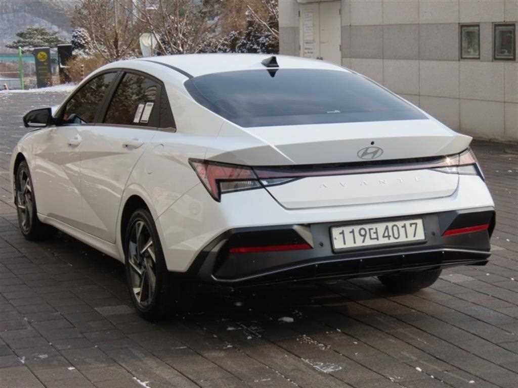 HYUNDAI Avante - Vista 4