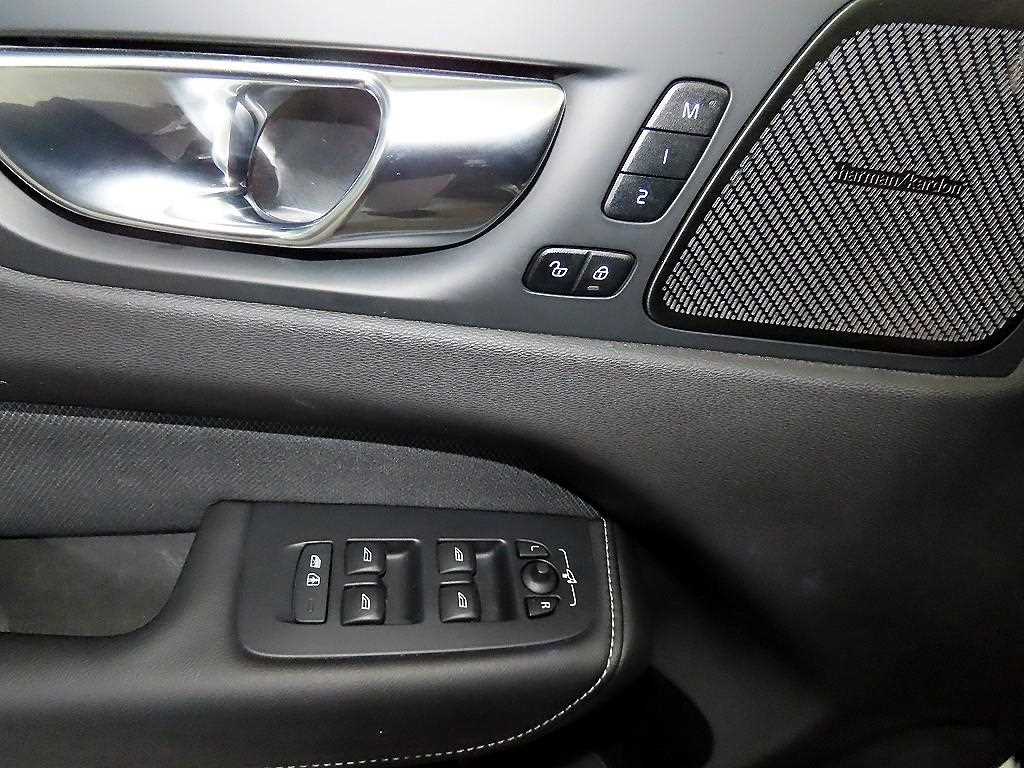 Volvo XC60 2021 Gris - Importación desde Corea - HF Imports Iquique - Foto 13