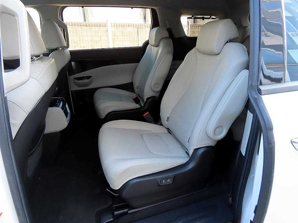 KIA Carnival - Vista 6