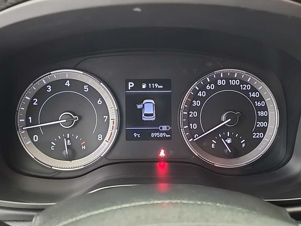 HYUNDAI Venue - Vista 6