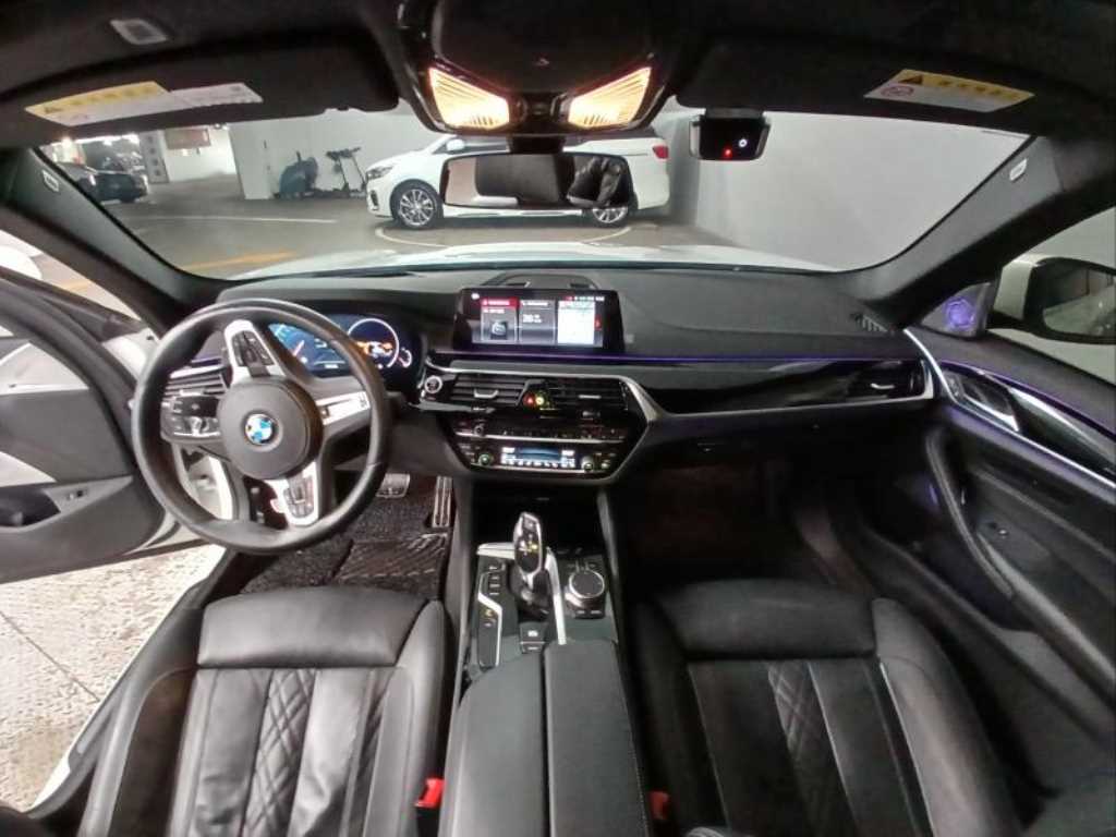 BMW 5 Series - Vista 5