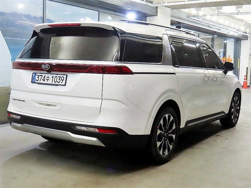 KIA Carnival - Vista 4