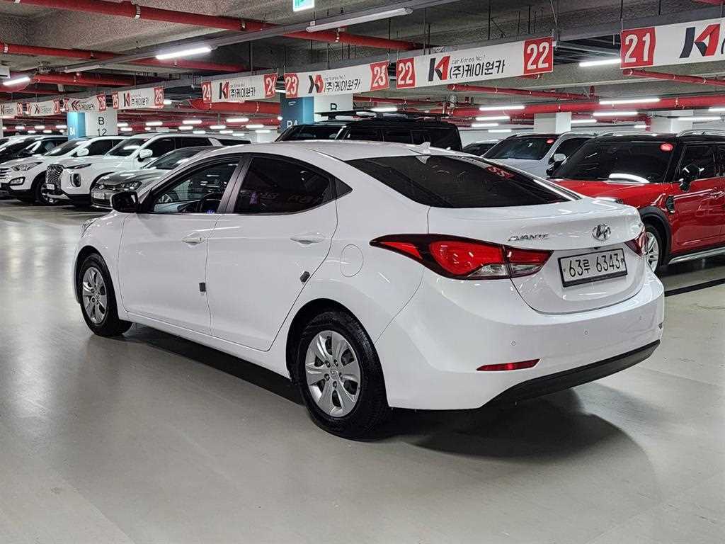 HYUNDAI Avante - Vista 6