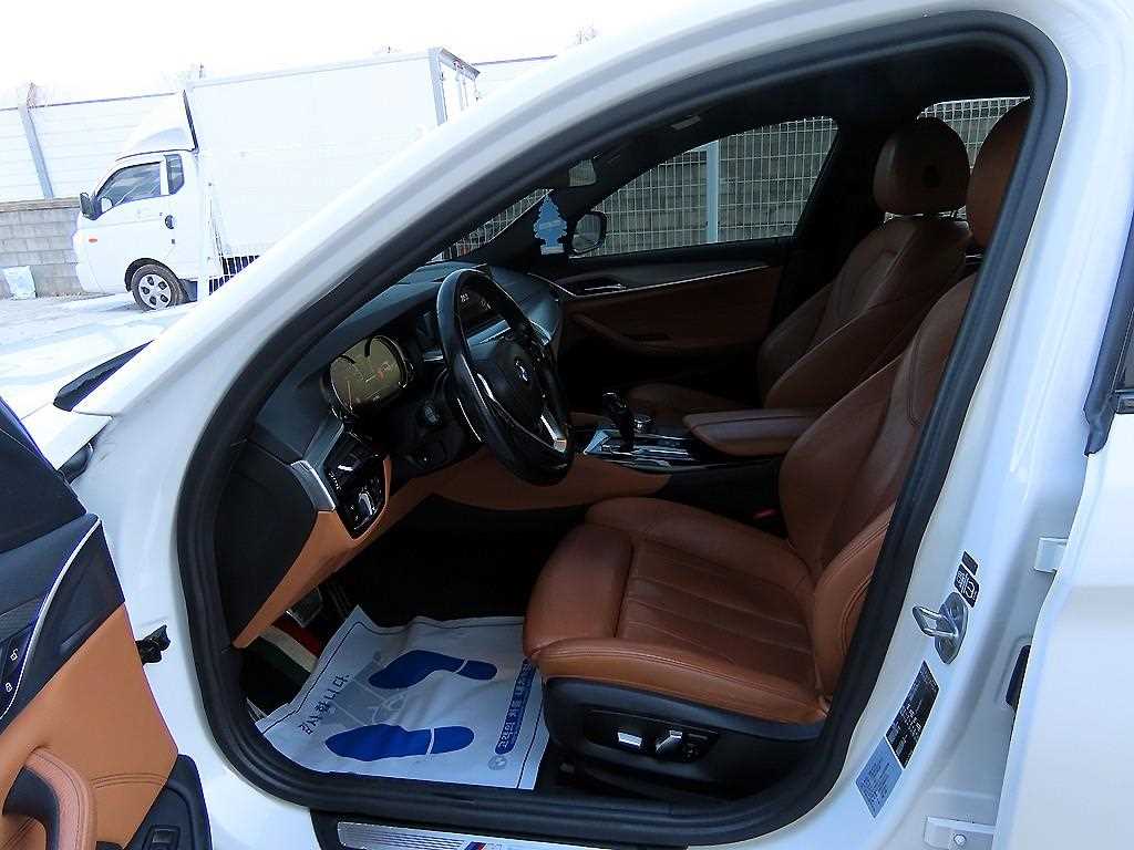 BMW 5 Series - Vista 5