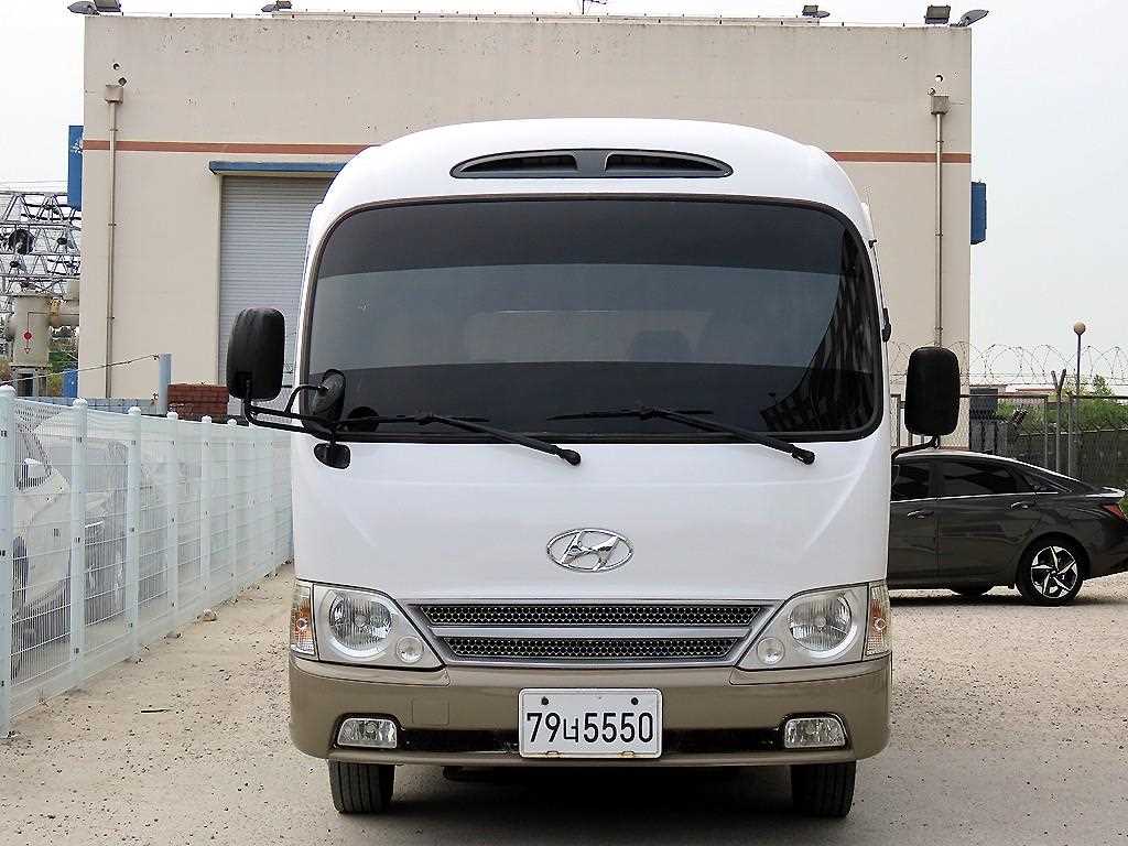 medium and large bus Hyundai bus 2011 Blanco - Importación desde Corea - HF Imports Iquique - Foto 1