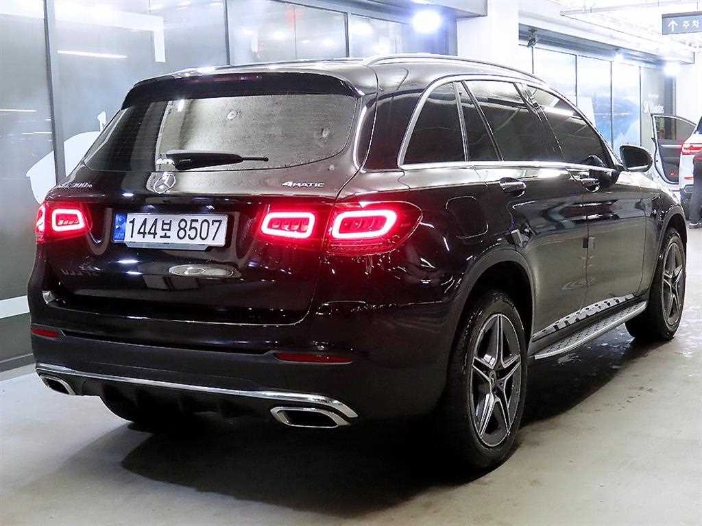 Mercedes Benz GLC Class - Vista 4