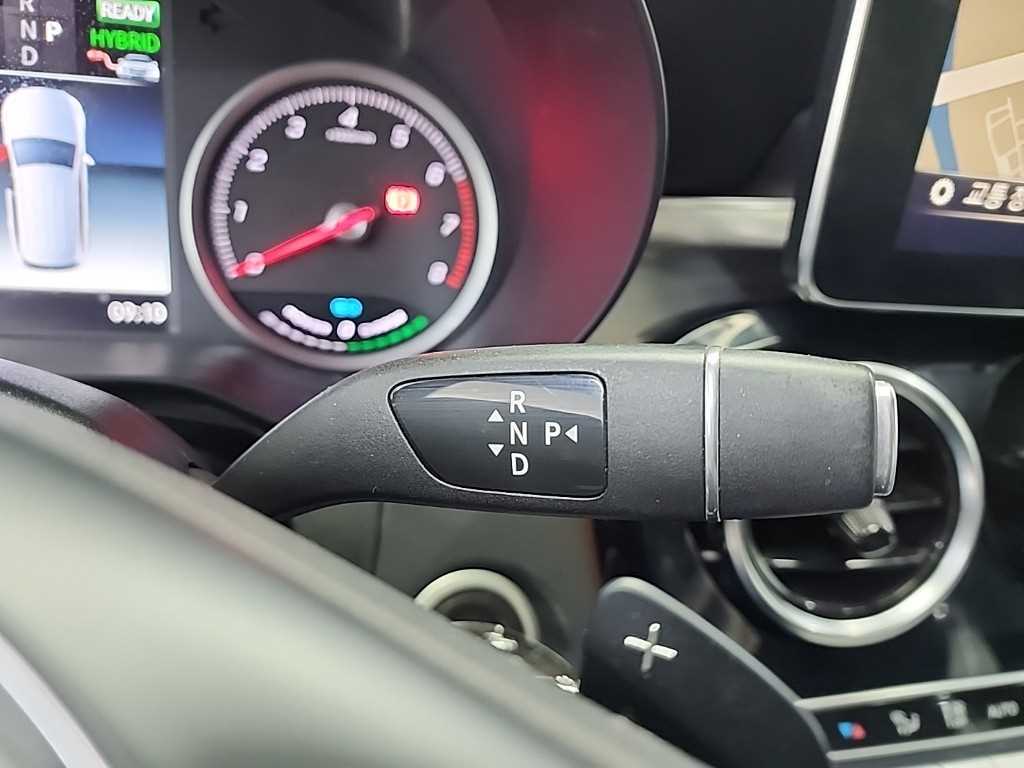 Mercedes Benz GLC Class - Vista 8