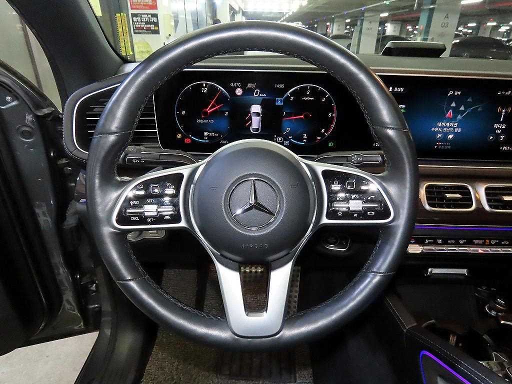 Mercedes Benz GLE Class - Vista 8