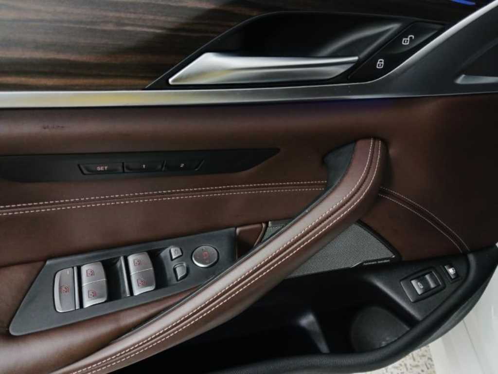 BMW 5 Series - Vista 8