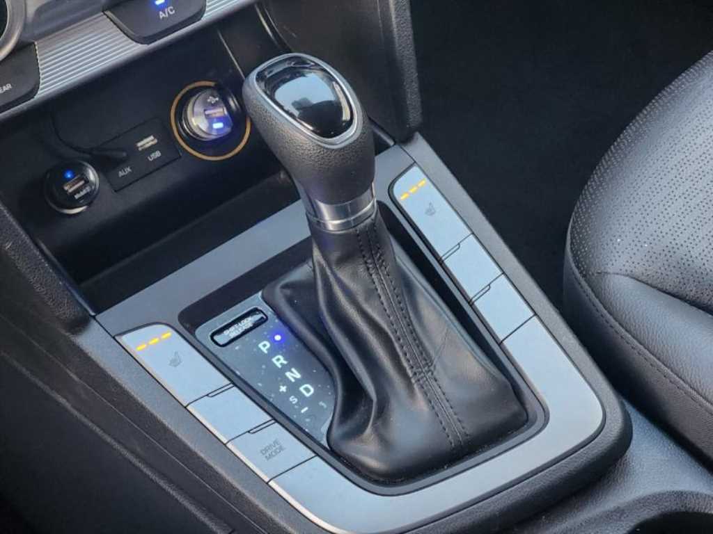 HYUNDAI Avante - Vista 12