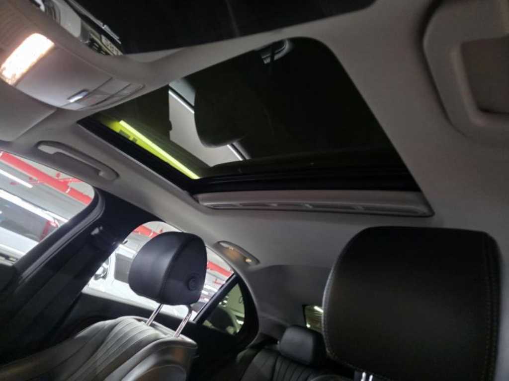 Mercedes Benz E class - Vista 5