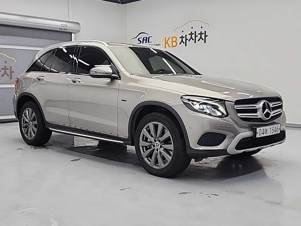 Mercedes Benz GLC Class - Vista 4