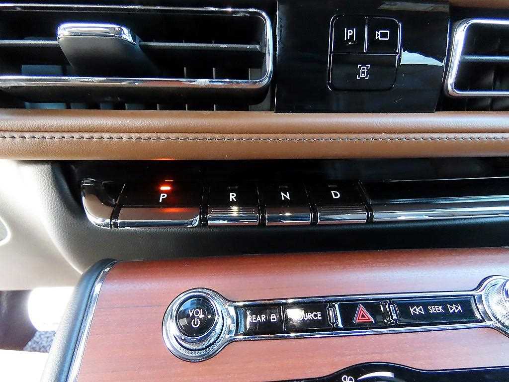 Lincoln Aviator - Vista 11