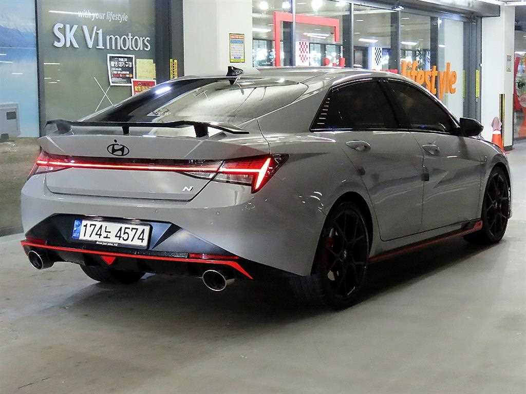 HYUNDAI Avante - Vista 4