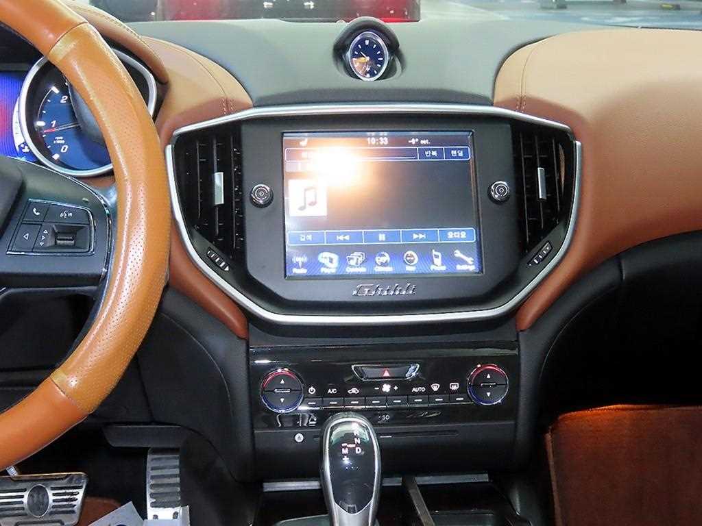 Maserati Ghibli - Vista 11