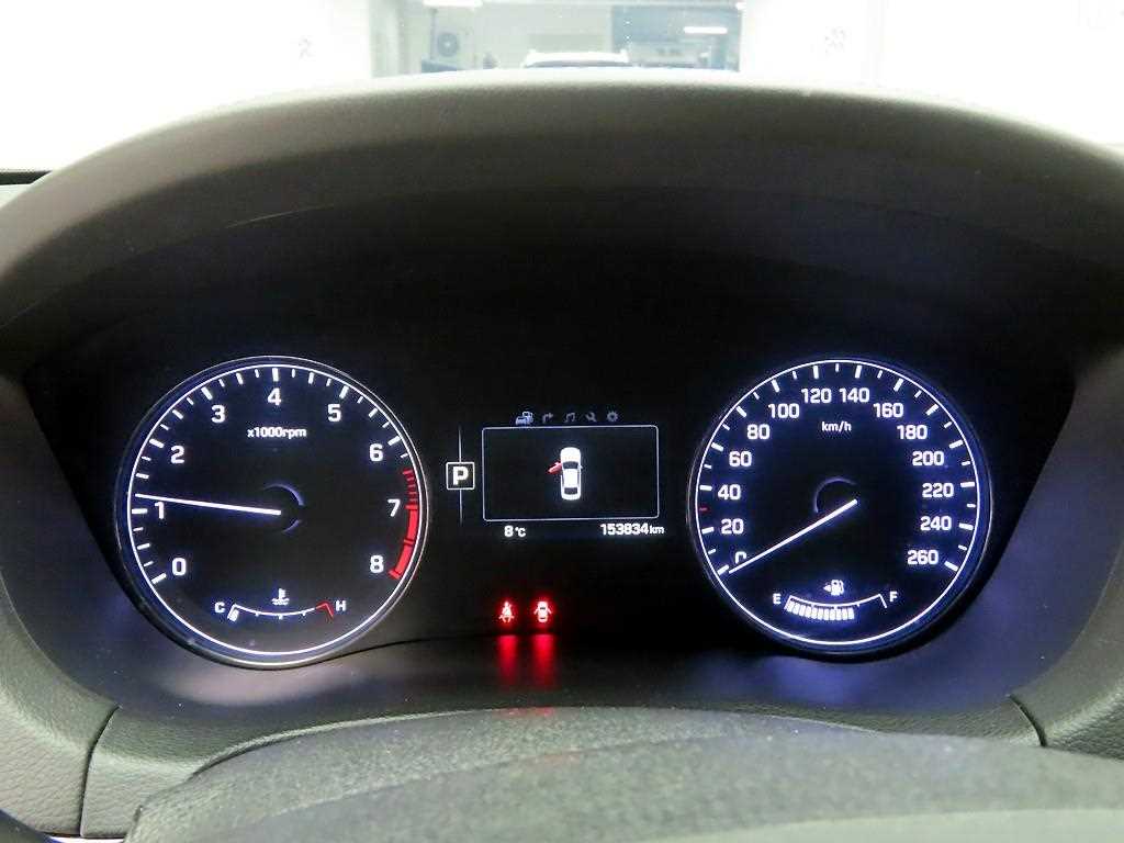 HYUNDAI Genesis - Vista 5