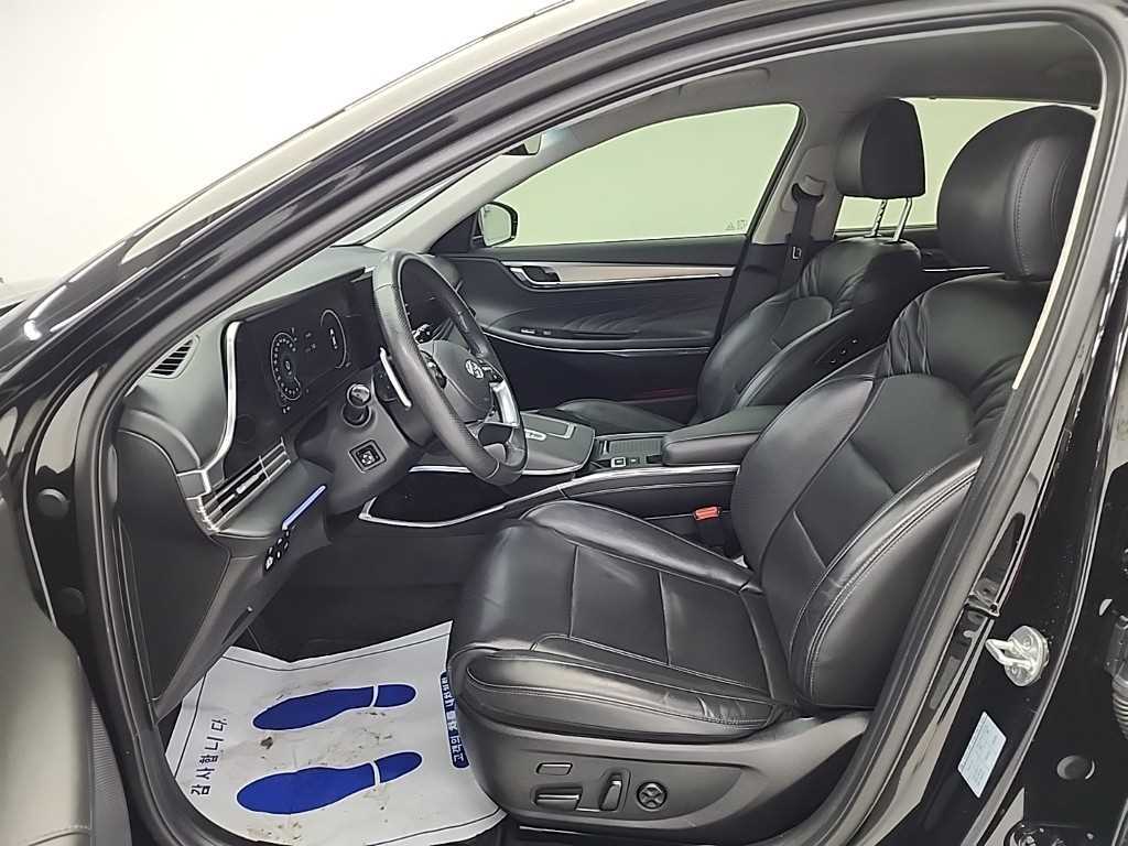 HYUNDAI Grandeur - Vista 11