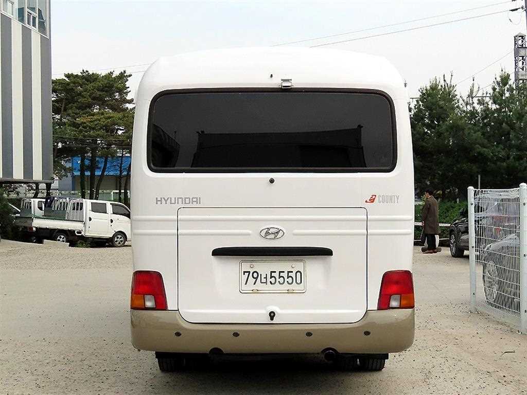medium and large bus Hyundai bus - Vista 4