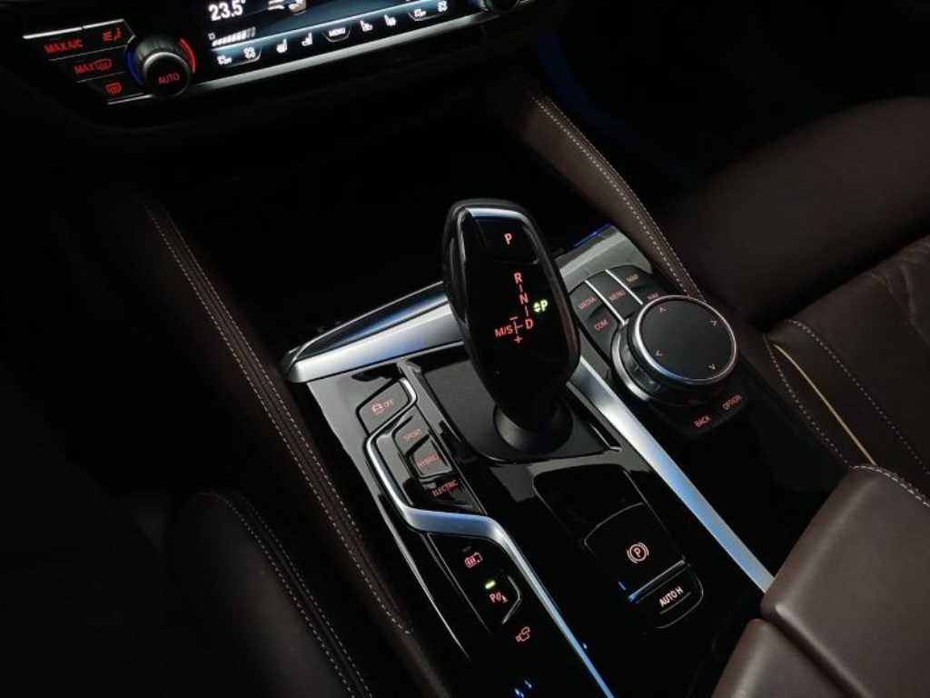 BMW 5 Series 2021 Negro - Importación desde Corea - HF Imports Iquique - Foto 14