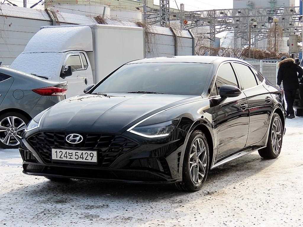 HYUNDAI Sonata - Vista 2