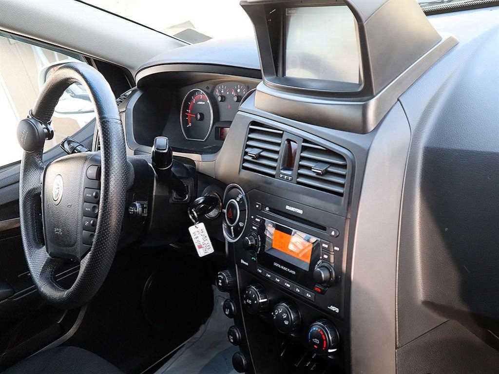 Ssangyong Korando - Vista 11
