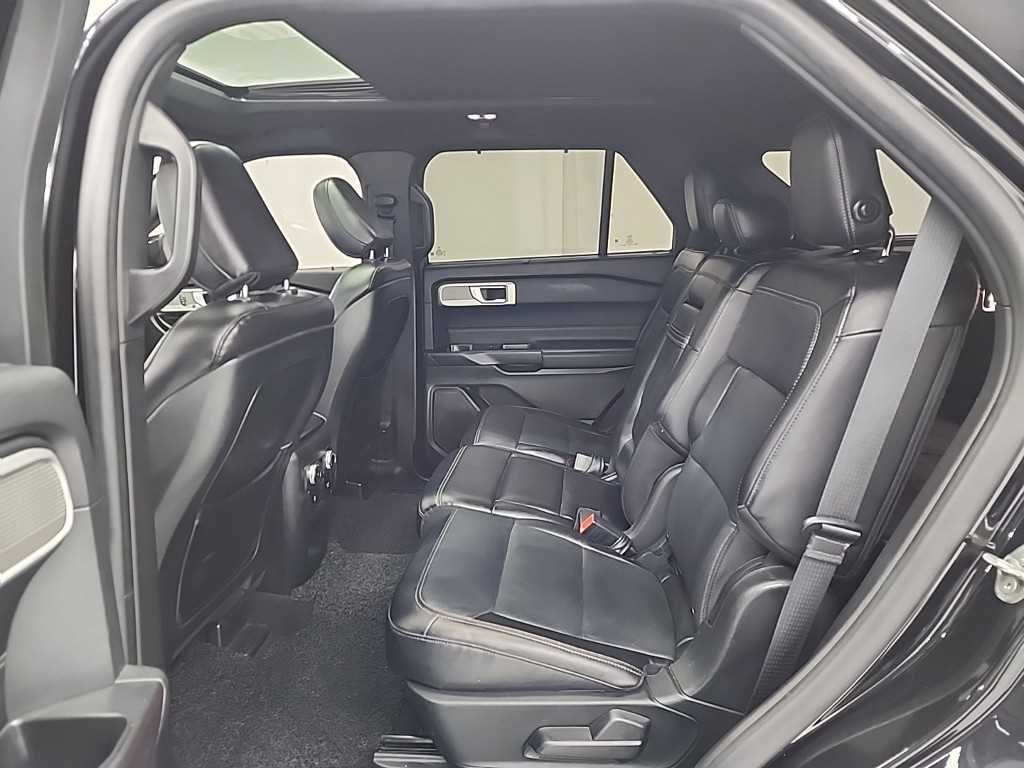 Ford Explorer - Vista 12