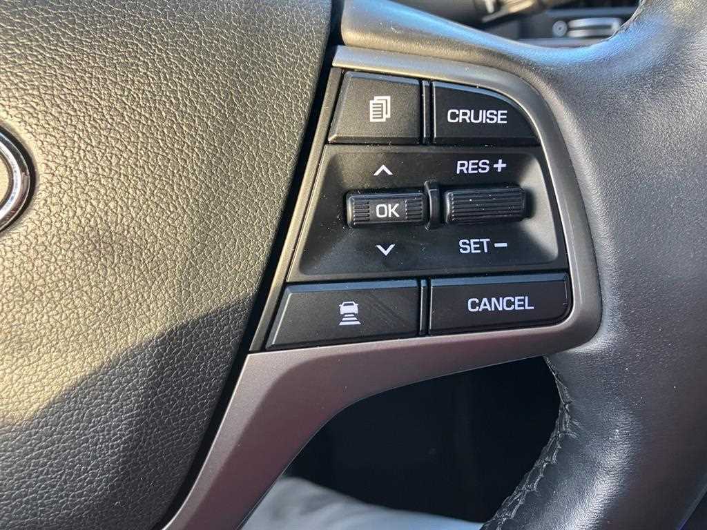 HYUNDAI Avante - Vista 10