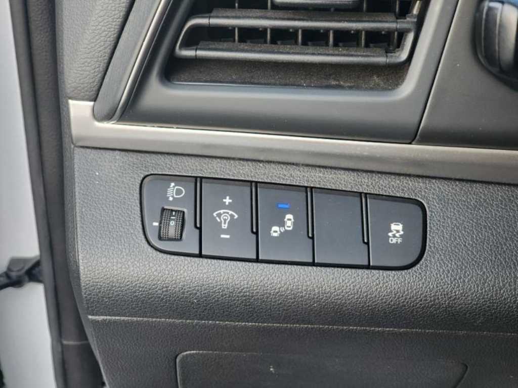 HYUNDAI Avante 2019 Blanco - Importación desde Corea - HF Imports Iquique - Foto 13