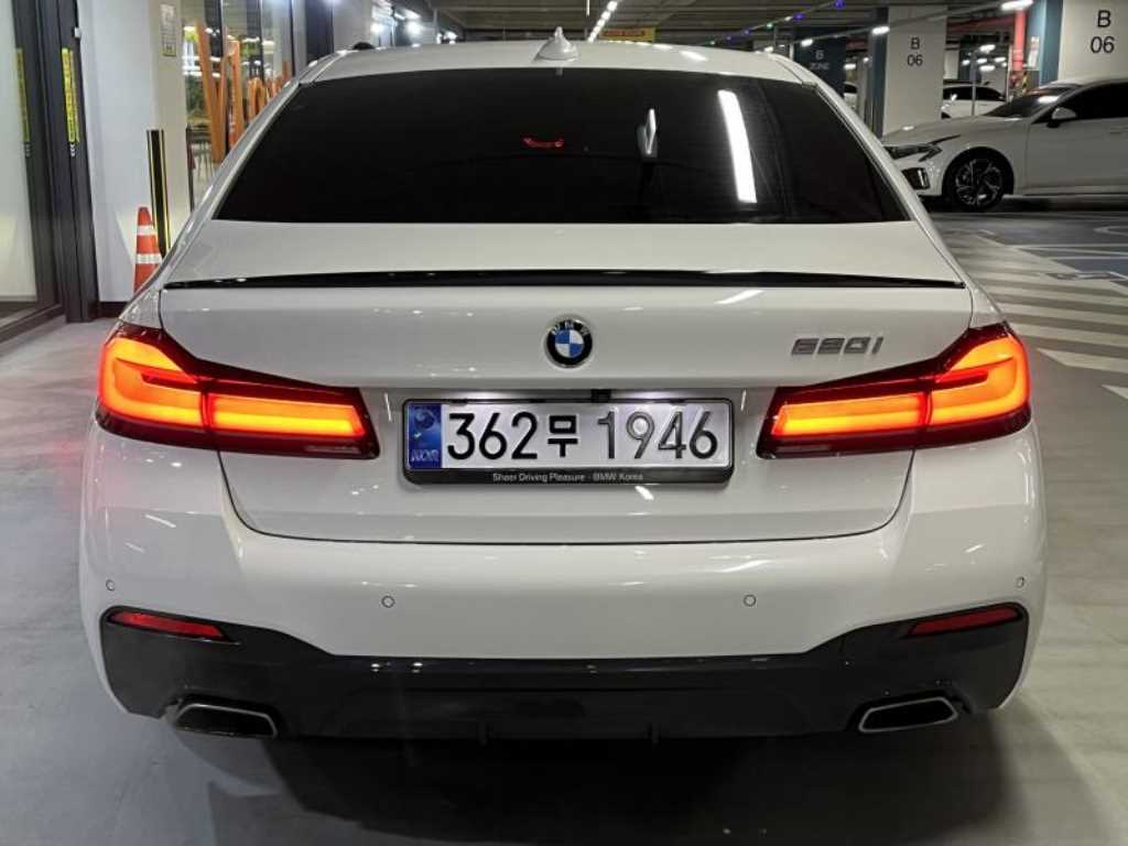 BMW 5 Series - Vista 5
