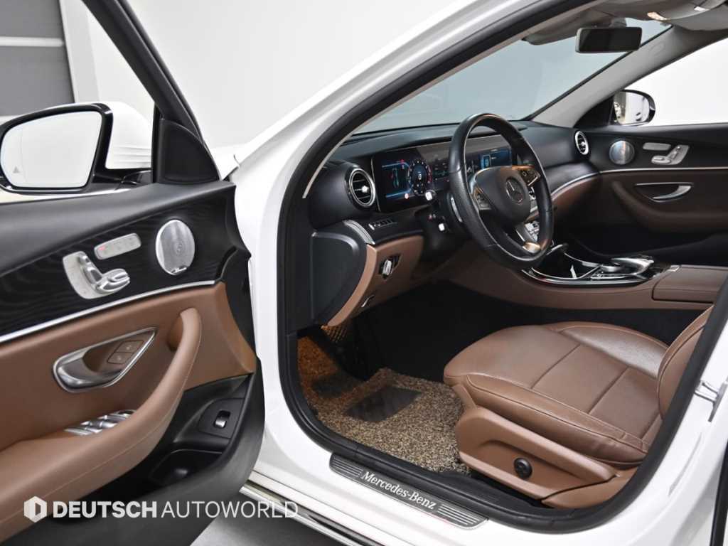 Mercedes Benz E class - Vista 11