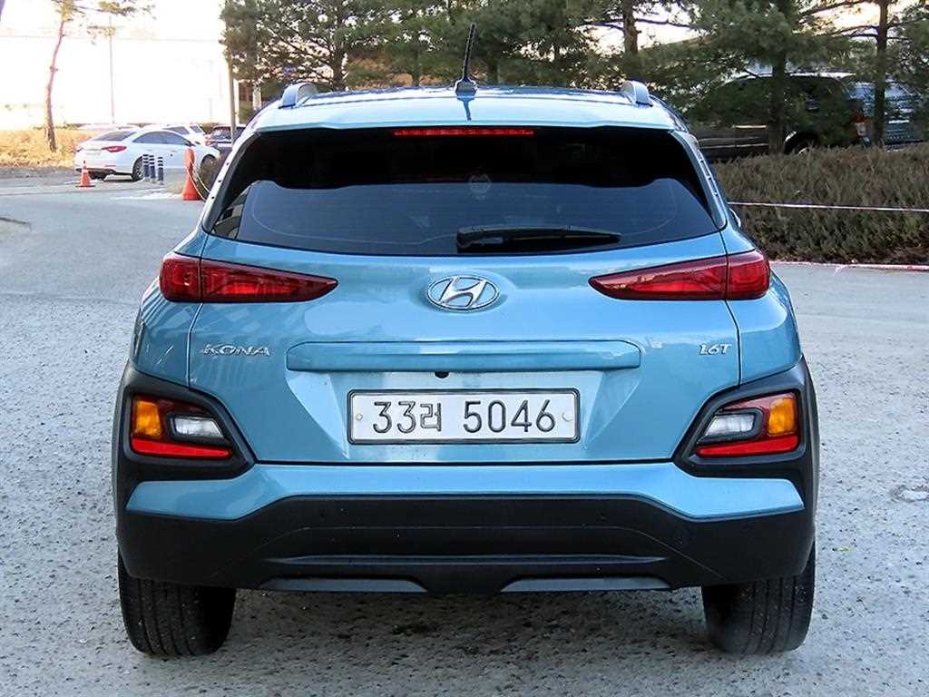 HYUNDAI Kona - Vista 4